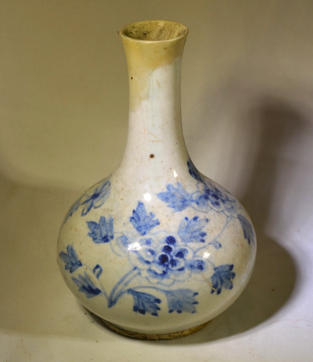 Porcelain Vase Decorated With Peonies In Cobalt Blue. Joseon Dynasty, Korea, 19th Century. -photo-3