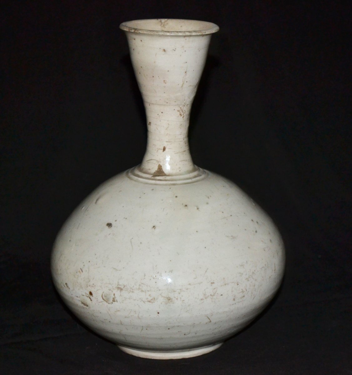 White Porcelain Vase. Korea, Joseon (choson) Period, 19th Century 
