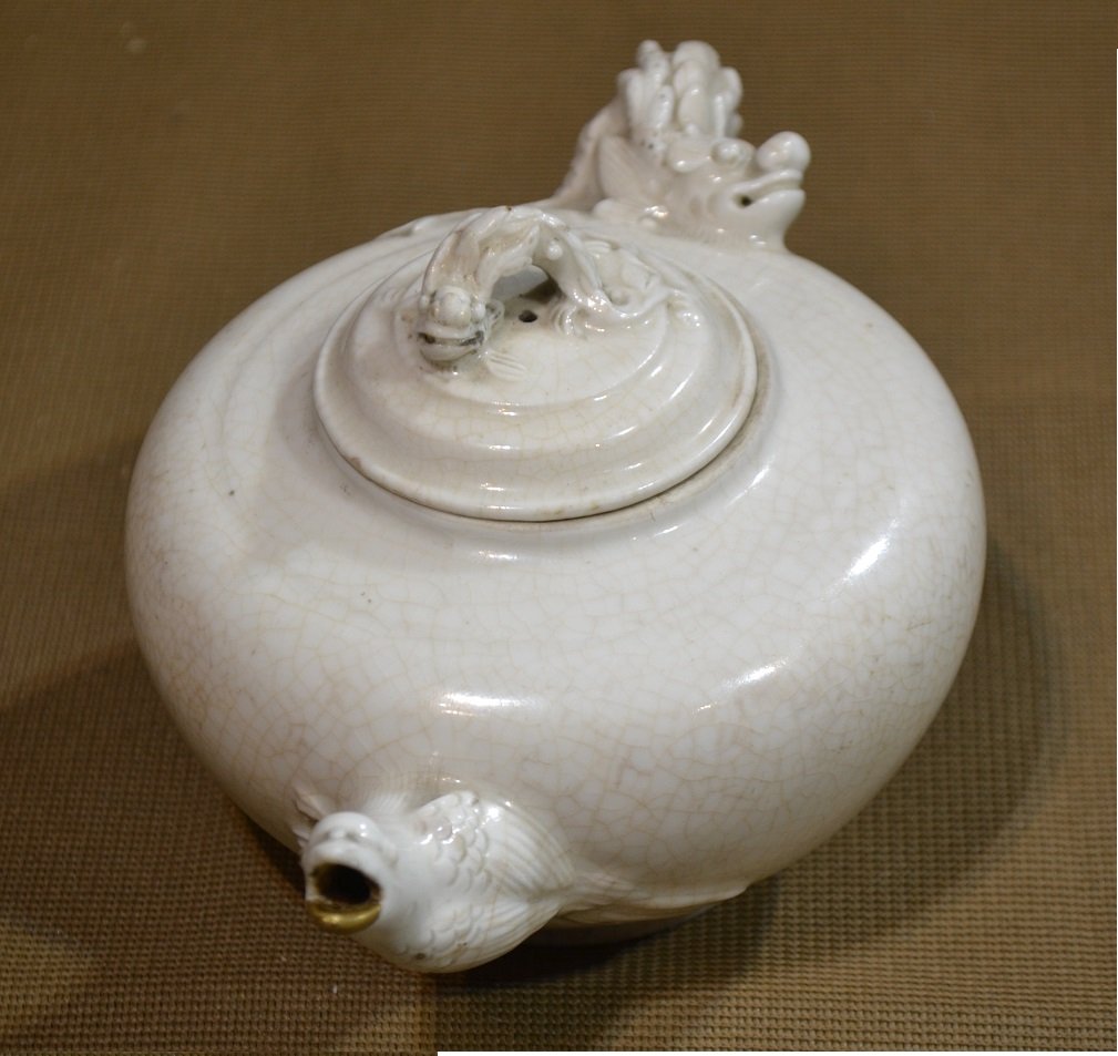 Théière en porcelaine craquelée, oiseau et dragons. Chine 18° siècle. -photo-1