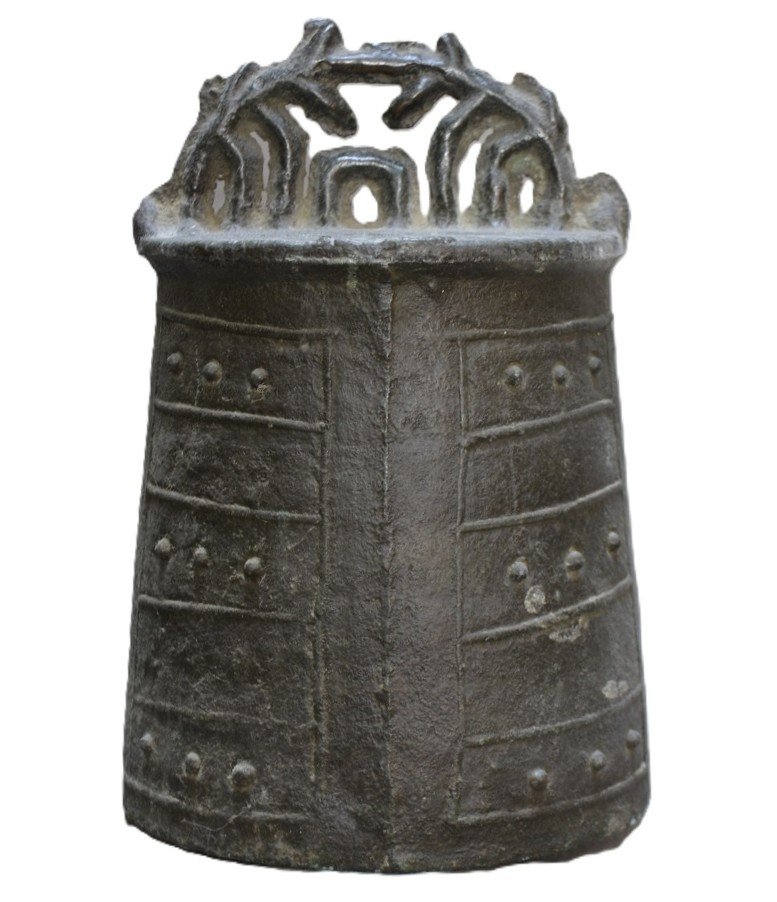 Cast Bronze Bell. Ming Dynasty, China, Or Earlier.