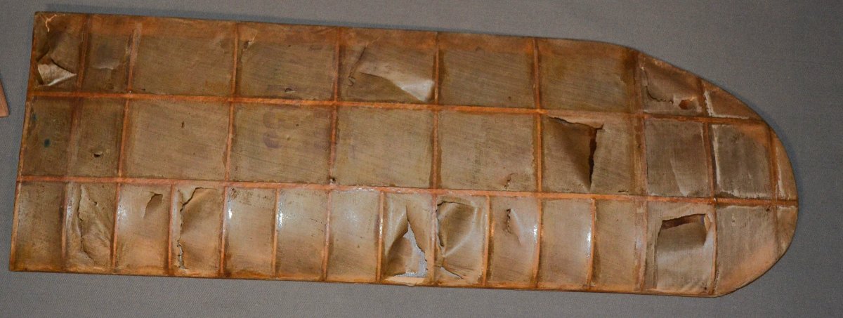 Maquette d'avion en bois et soie équipée d'un moteur diesel Allouchery. France 1925-30.-photo-2