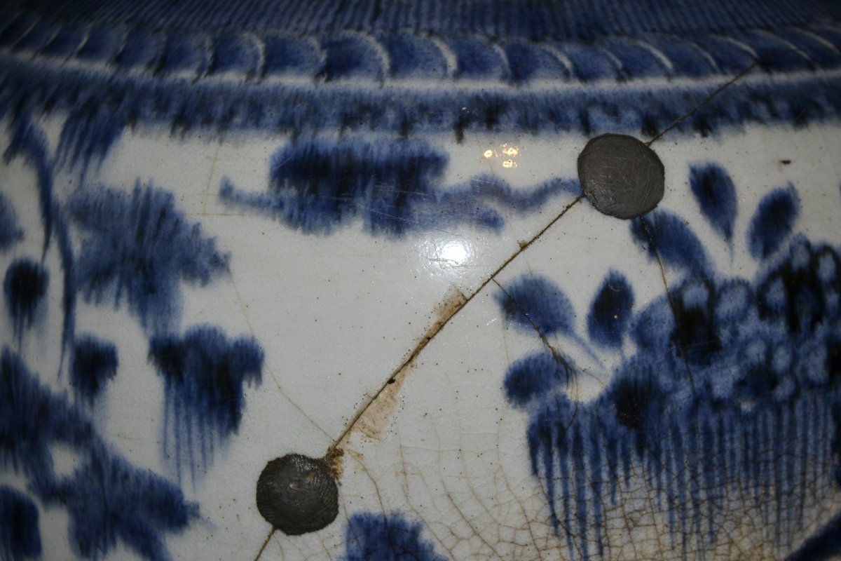 Jarre en porcelaine d'Arita. Décor en bleu de cobalt. Japon, XVIIe siècle.  -photo-3