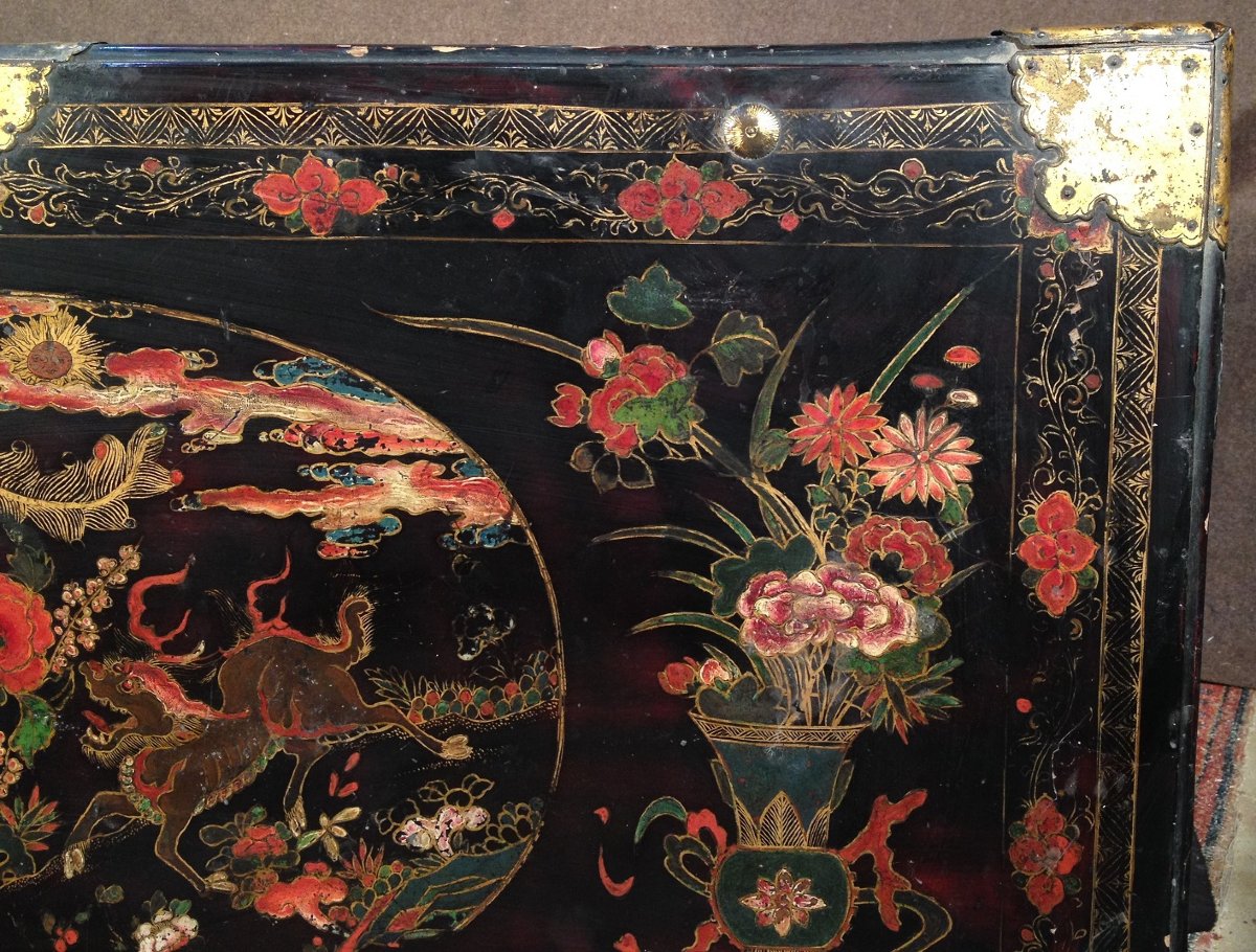 Lacquered Wooden Chest In The Namban Style. Japan, 17th Century. Early Edo Period.-photo-2