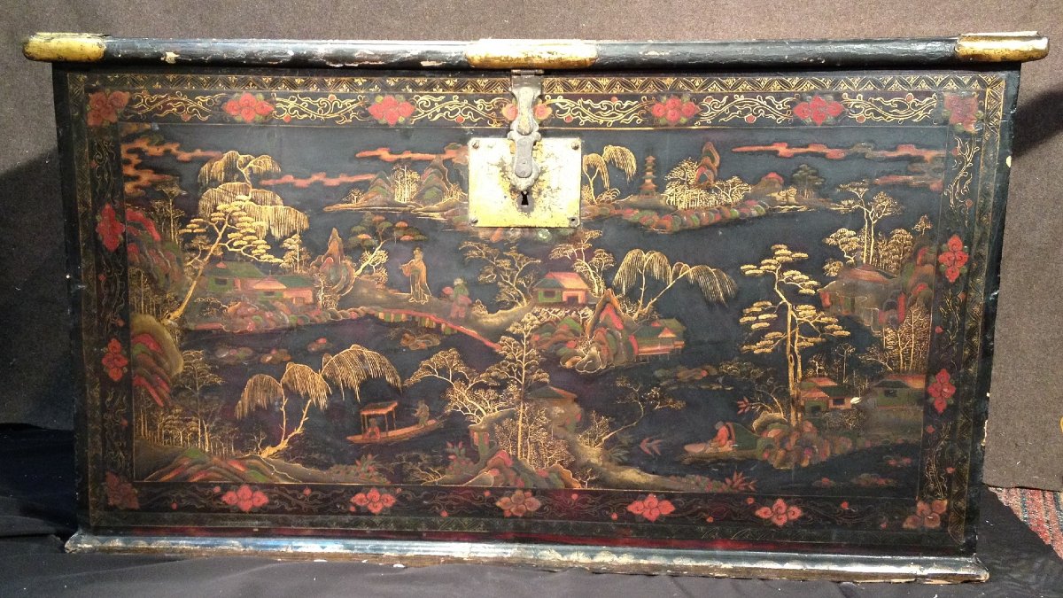 Lacquered Wooden Chest In The Namban Style. Japan, 17th Century. Early Edo Period.