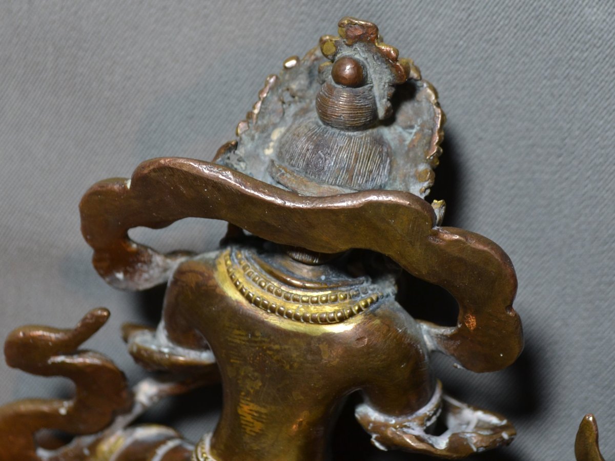 Divinité sur sanglier en bronze doré. Style de Zanabazar. Mongolie vers 1900. -photo-2