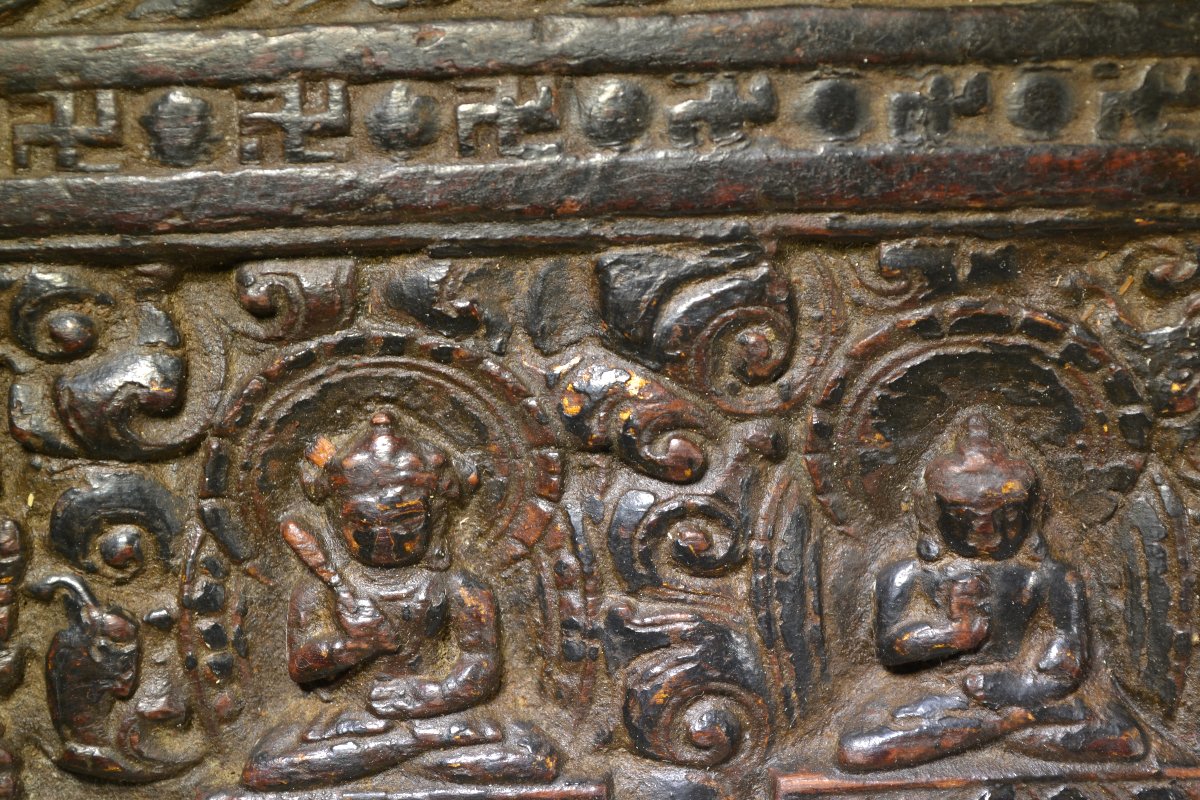 Couverture de manuscrit tibétain (glegs shing). Tibet, XIIIe siècle, peut-être antérieure.  -photo-2