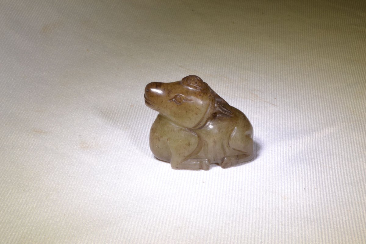 Jade Buffalo Pendant. Asia. China, Song To Qing Dynasties. -photo-2