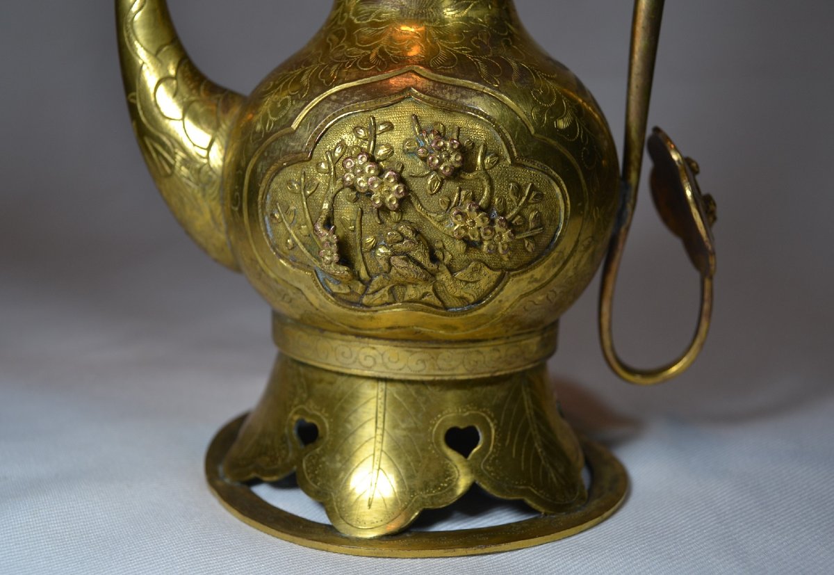 Aiguière en bronze et cuivre doré. Sawasa. Chine ou Japon 17° siècle. -photo-2