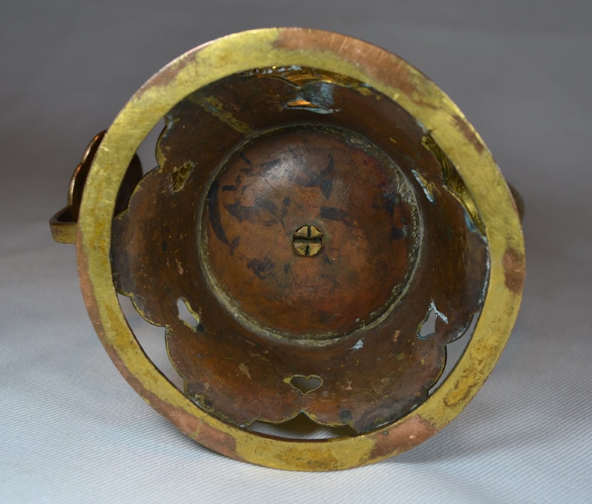 Aiguière en bronze et cuivre doré. Sawasa. Chine ou Japon 17° siècle. -photo-4