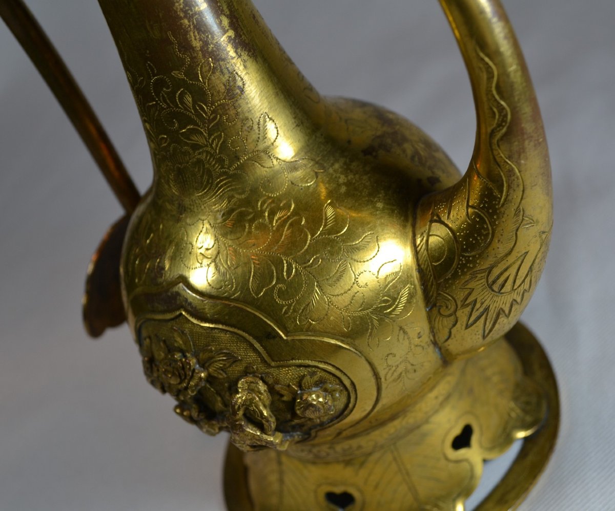 Aiguière en bronze et cuivre doré. Sawasa. Chine ou Japon 17° siècle. -photo-5