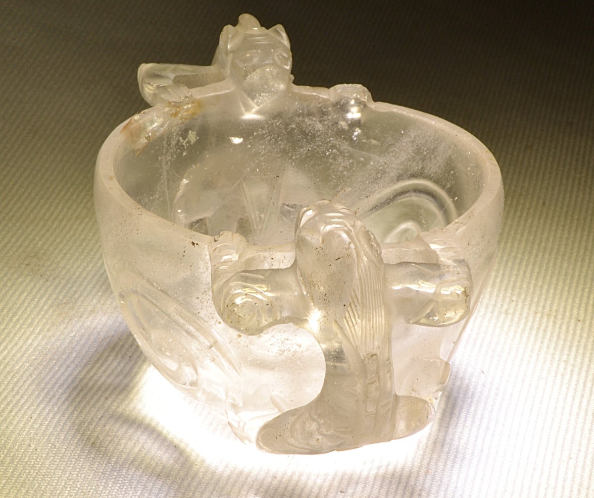 Coupe libatoire en cristal de roche sculpté de Chilong. Chine, dynastie Ming (1368–1644). -photo-1