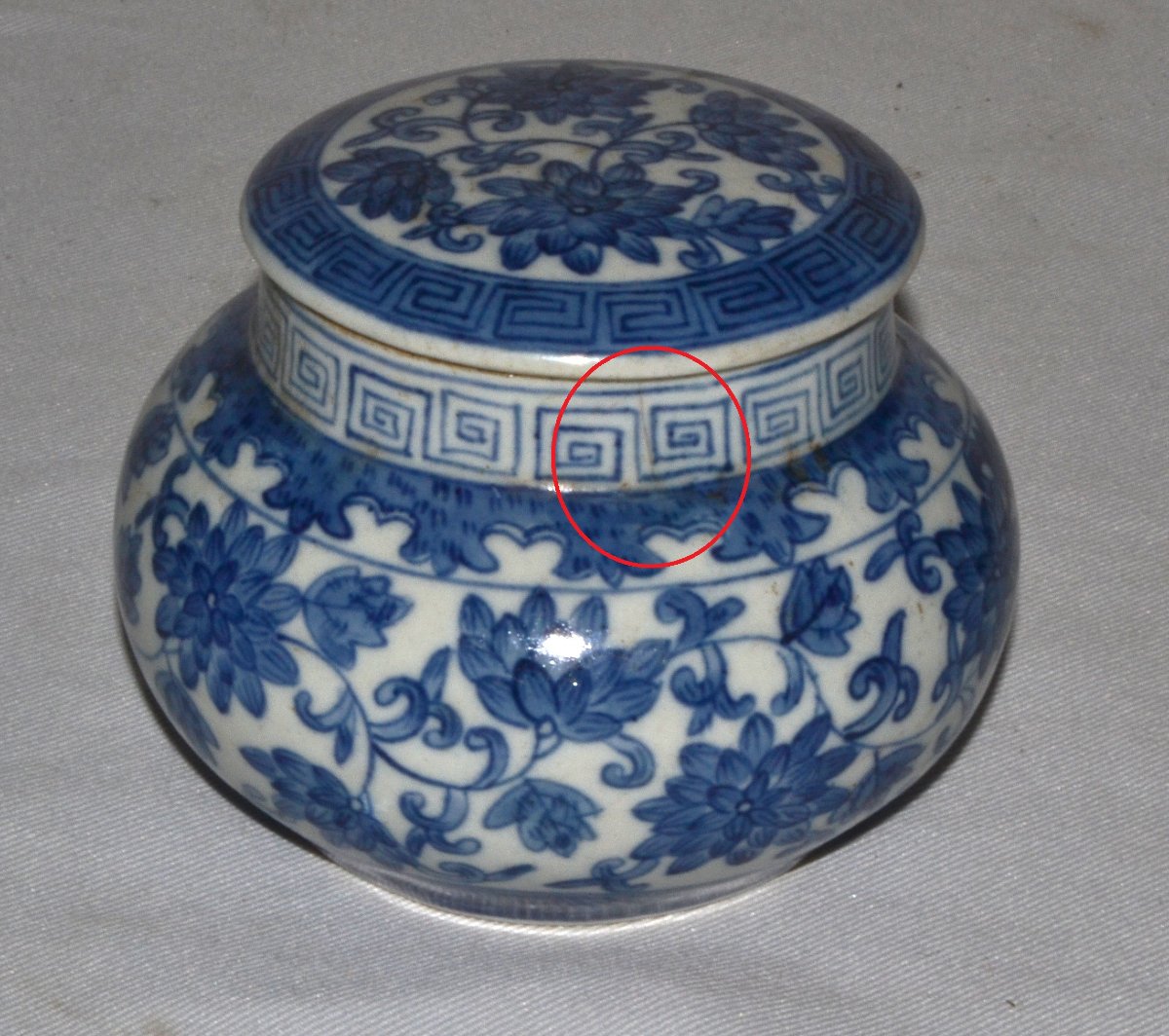 Blue-and-white Porcelain Jar. China Or Japan, 19th Century. -photo-5