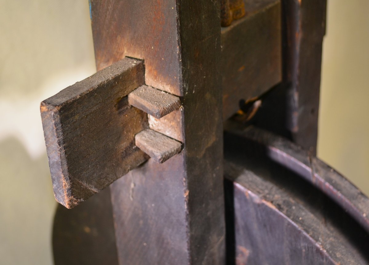 Wooden Well Pulley For Chanoyu. Japan, Edo And Muromachi Periods. -photo-2