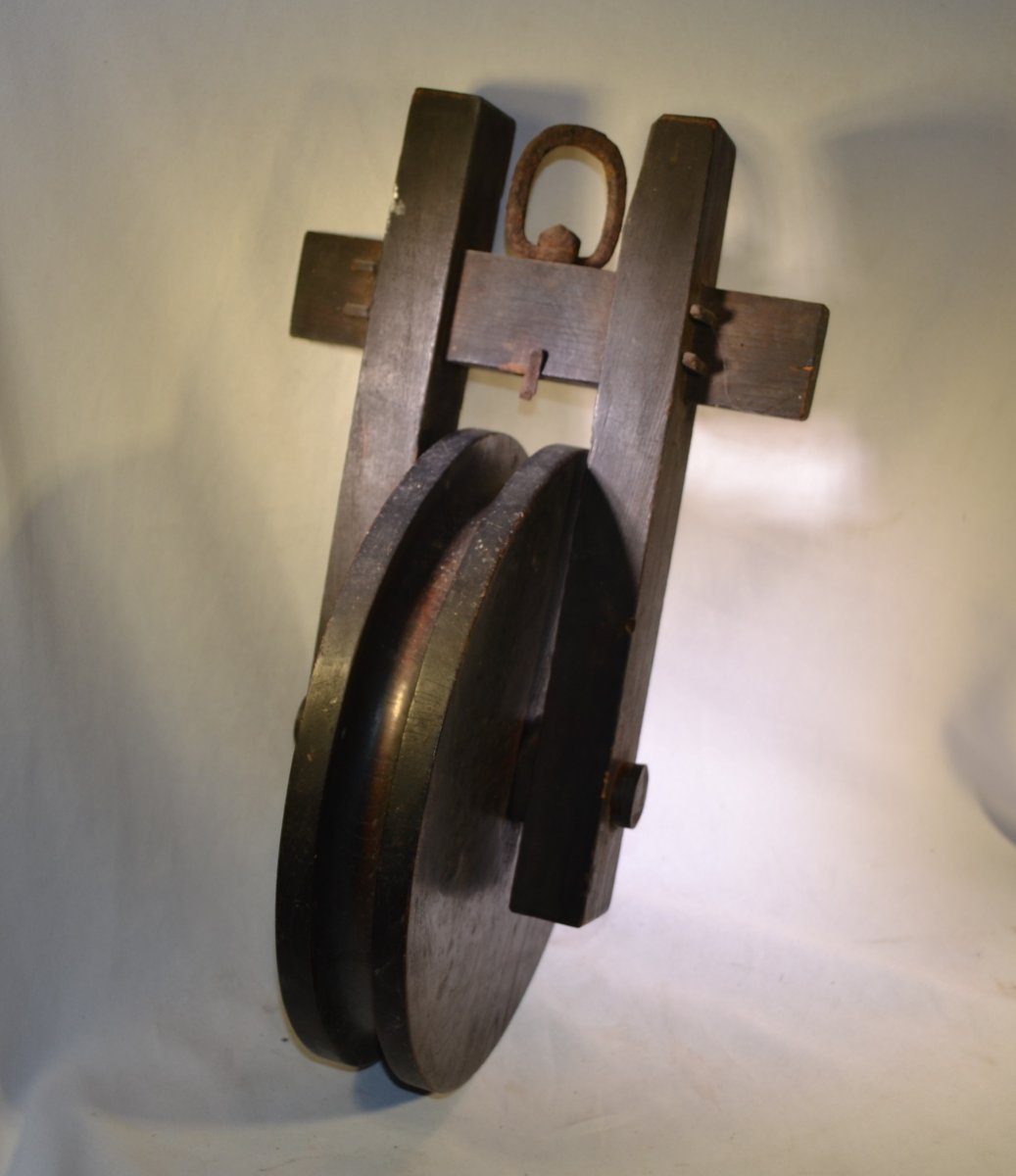 Wooden Well Pulley For Chanoyu. Japan, Edo And Muromachi Periods. -photo-3