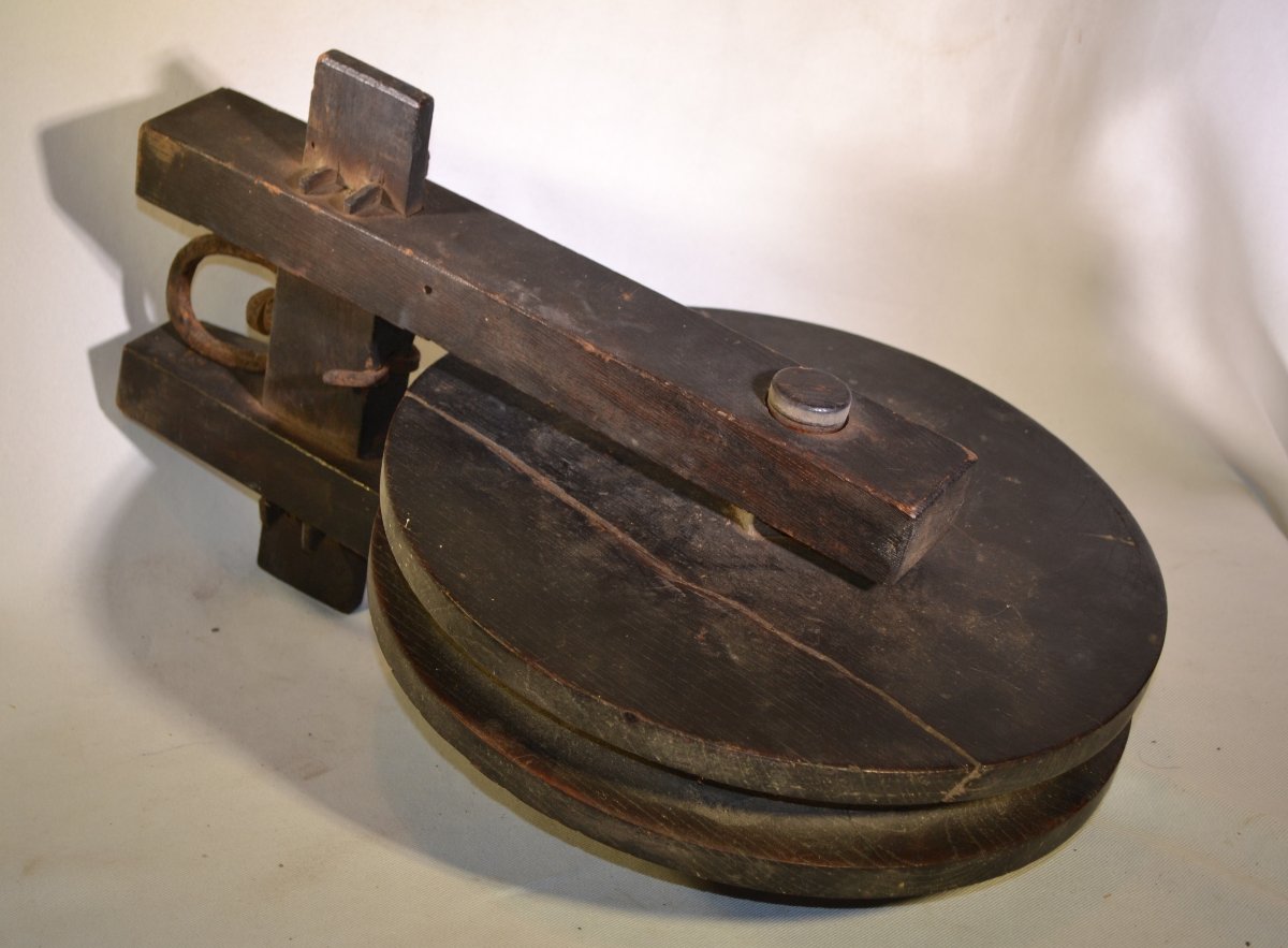 Wooden Well Pulley For Chanoyu. Japan, Edo And Muromachi Periods. -photo-6