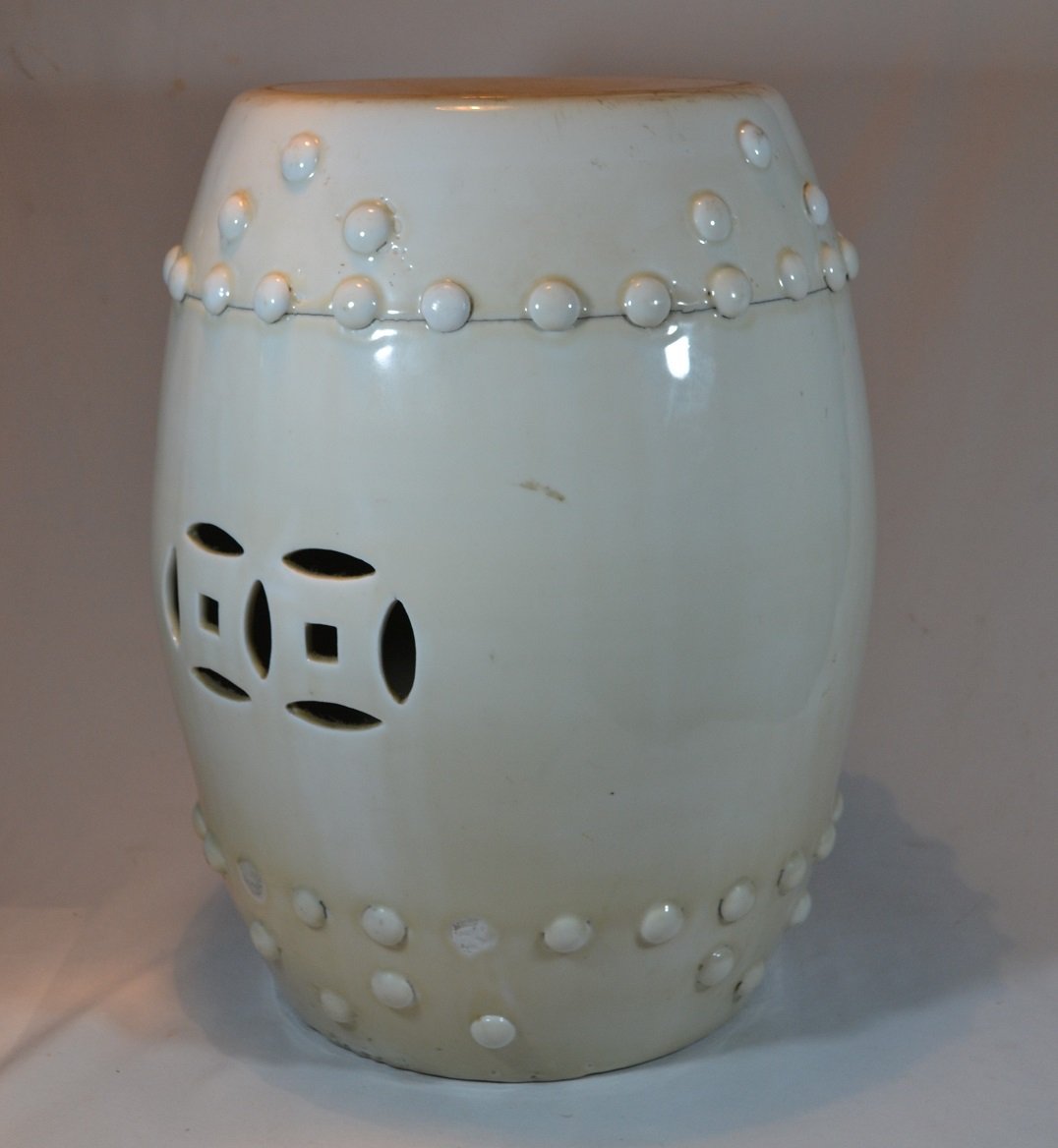 Siège en porcelaine blanche. Chine 18° siècle. 