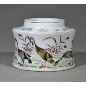 Porcelaine Dure Décor d'Oiseaux En émaux. Chine Dynastie Qing .marque De Tong-zhi          