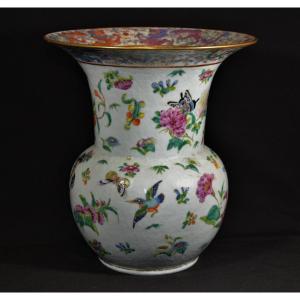 Pair Of Chinese Porcelain Vases. Decor Of Dragons. Qing Dynasty Mid 19th Century.