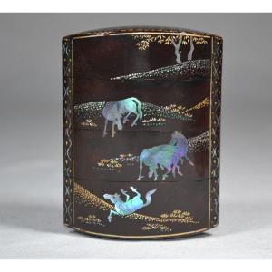 Inro Style Soma-da. Decor Of The 8 Mother-of-pearl Horses On A Dark Brown Urushi Background. Collection Dr Mene