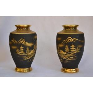 Paire De Vases Satsuma, Imitant Des Vases Komaï Métalliques. Japon Période Meiji Ou Taisho. 