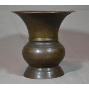 Vase En Bronze De Forme Khou (cornet) .chine Période Qing 18° Siècle Ou Avant.