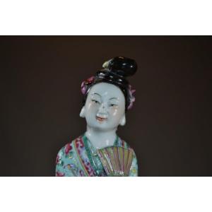Statuette En Porcelaine De Chine.epoque Qing Début 19°siècle. 