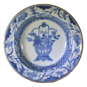 Chinese Porcelain Dish, Blue And White Decoration. Early 18th Century, Kang-hi Reign.  