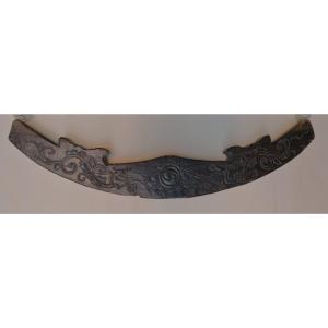 Pièce de bois sculptée de dragons. Chine période Ming ou avant.