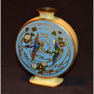 Flacon en bronze doré, champlevé et émaillé. Japon fin du 19°siècle.