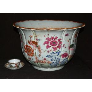 Large Famille Rose Porcelain Jardinière. China, Early 18th Century.