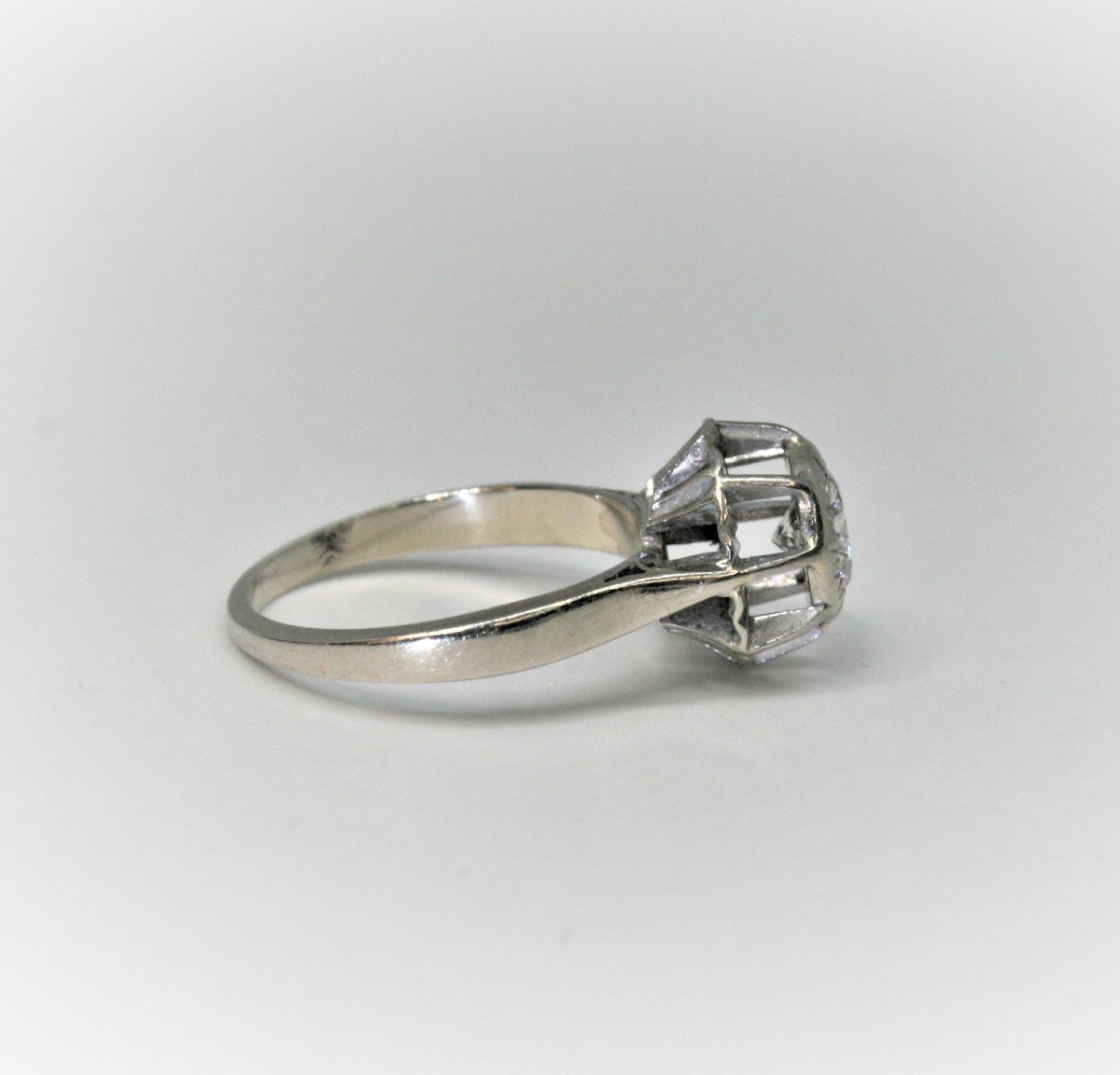 Vintage Engagement Ring  Vintage Solitaire Diamond-photo-2