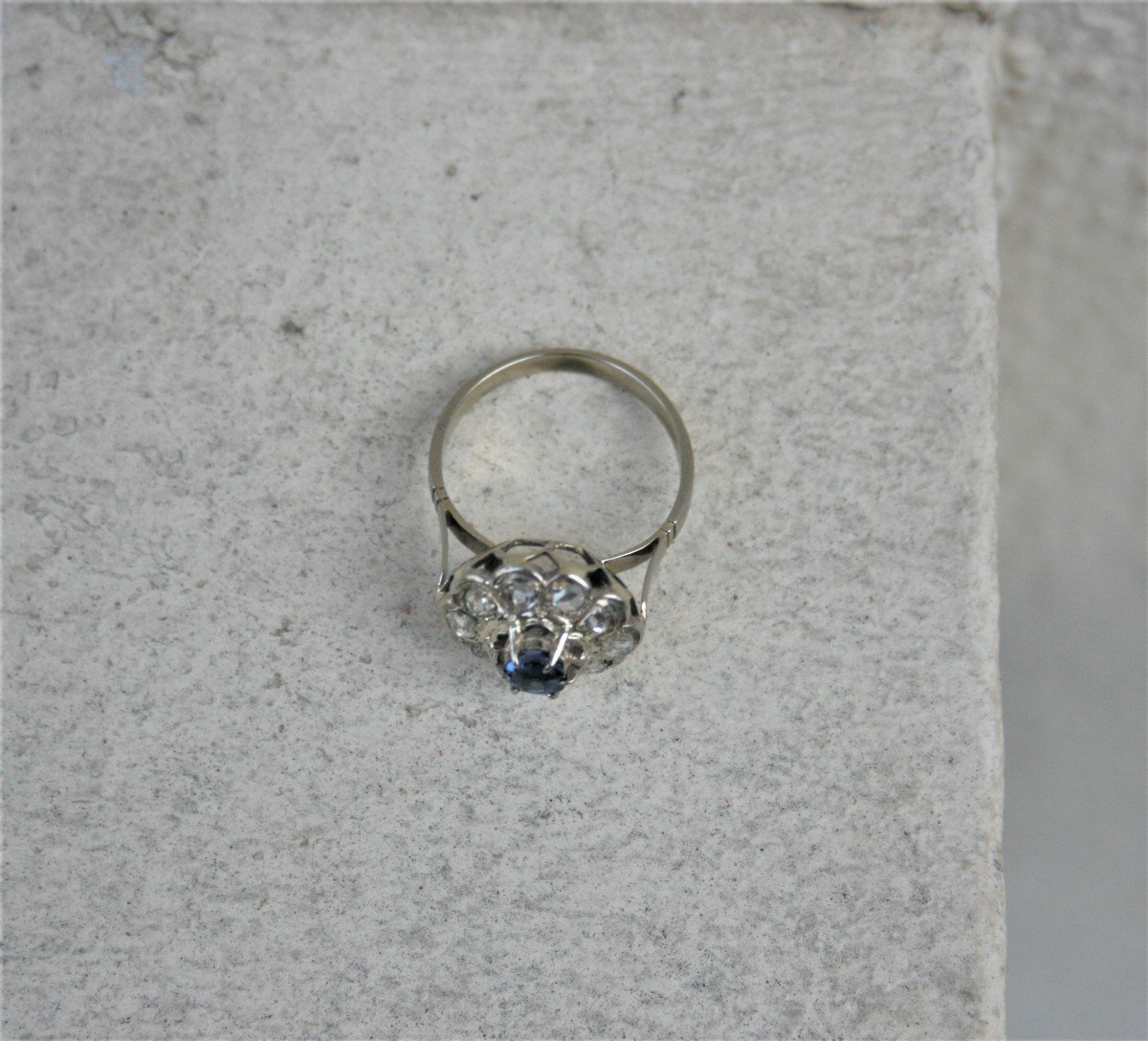 Vintage Sapphire And Diamond Daisy Ring-photo-2