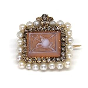 Antique Cameo Brooch