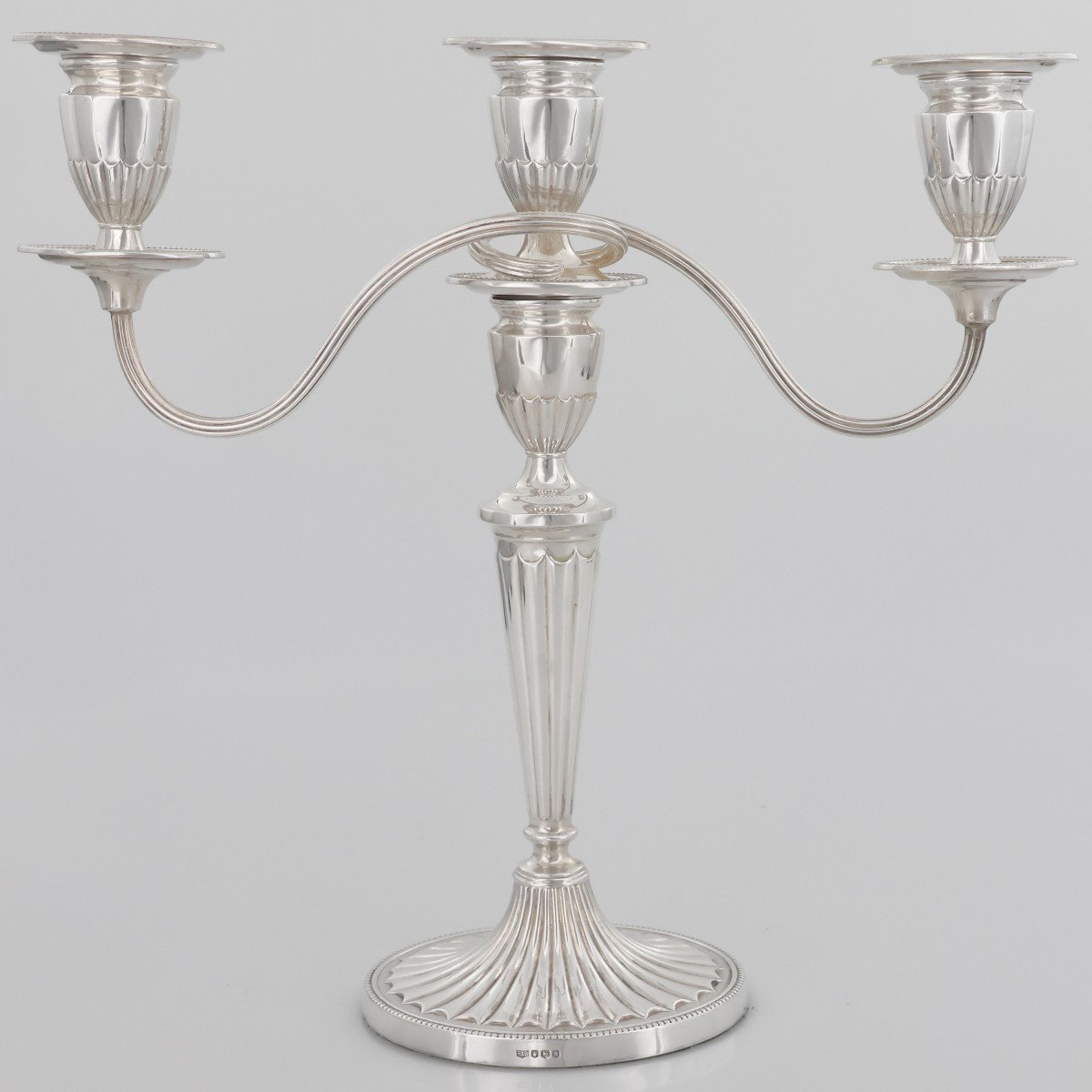 A Queen Elizabeth II Pair Of Sterling Silver Candlesticks, Roberts & Belk Ltd, Sheffield, 1973-photo-3