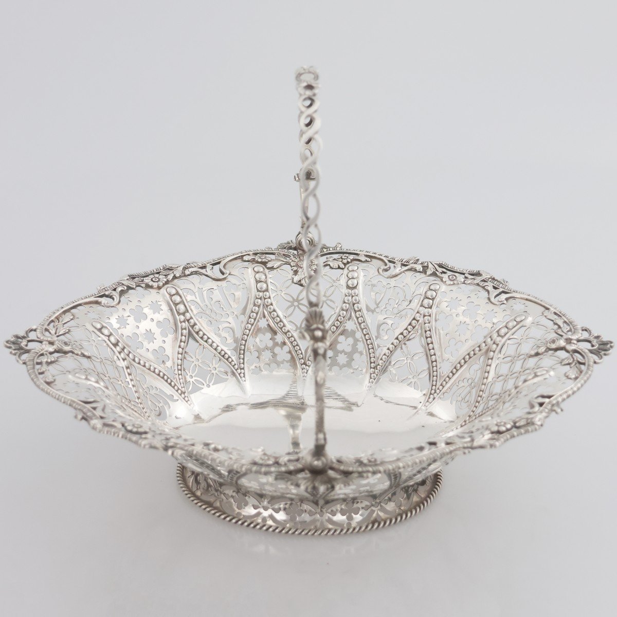 Un panier en argent sterling Reine Victoria, James Aldridge, Londres, 1853-photo-2