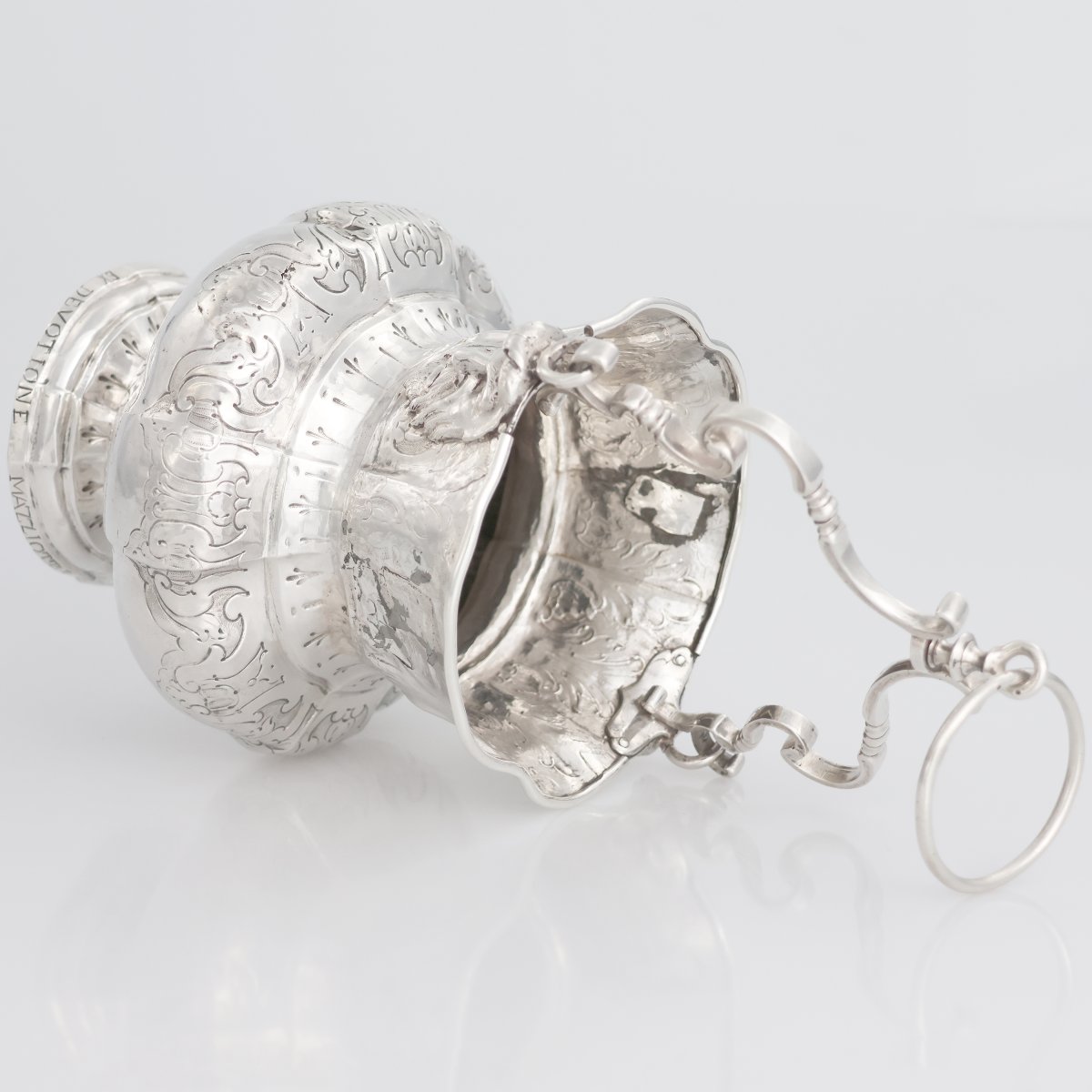 Seau en argent fondu, repoussé et ciselé. Ex Devotione Mazziotti. Naples, 1765-photo-4