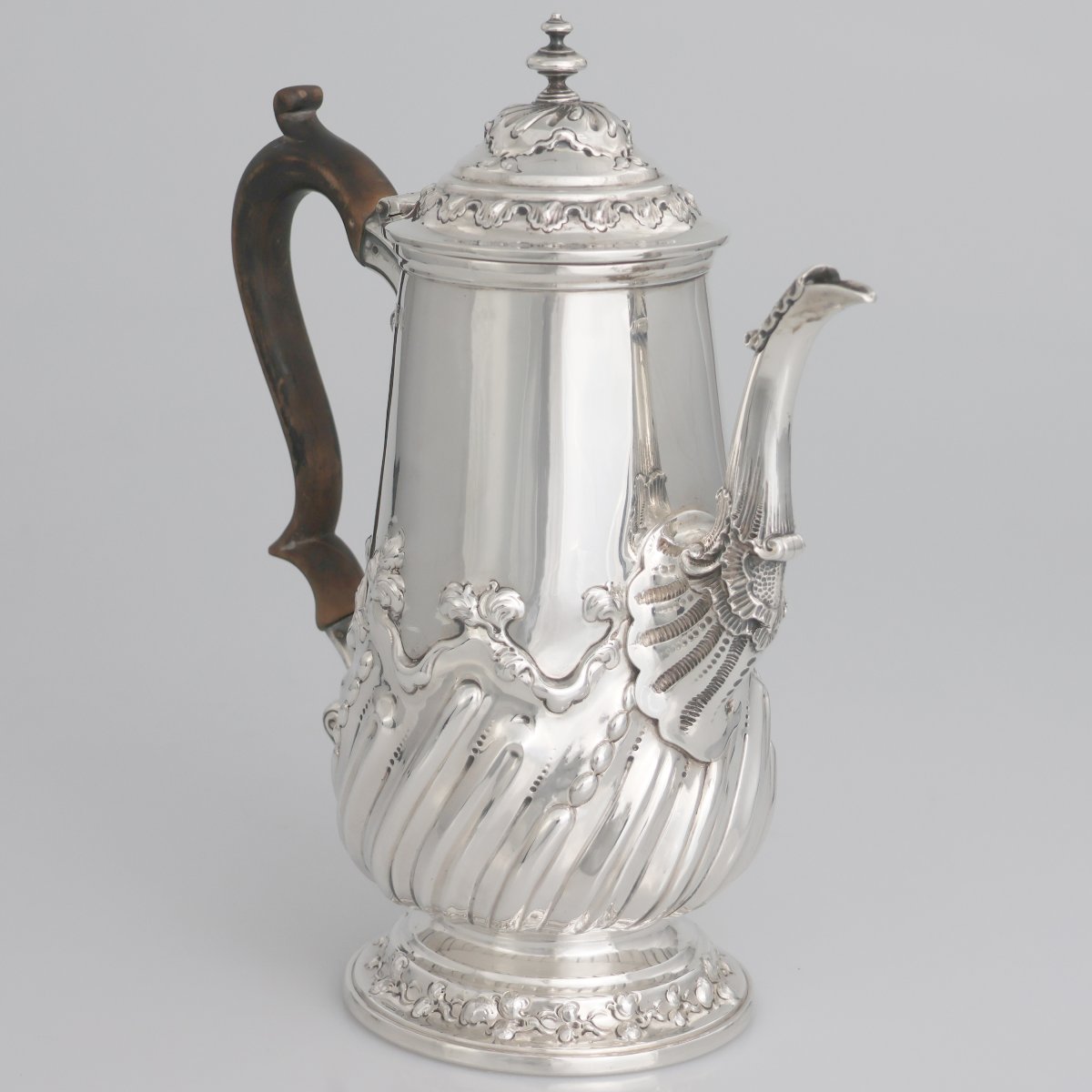 A Victorian Sterling Silver Coffee Pot, John Aldwinckle & Thomas Slater, Londra, 1891-photo-2