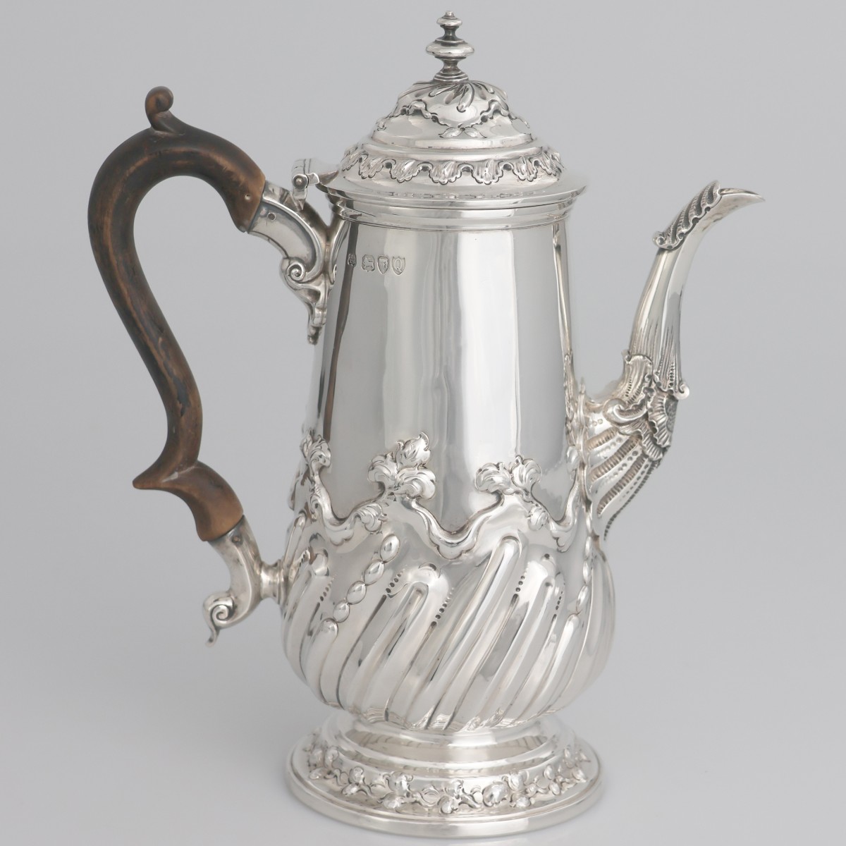 A Victorian Sterling Silver Coffee Pot, John Aldwinckle & Thomas Slater, Londra, 1891