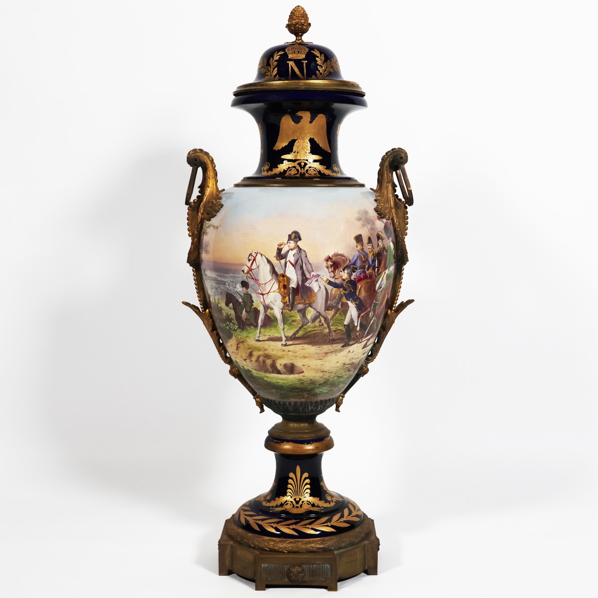 Grand vase français de Napoléon, signé H. Desprez, Sèvres, fin du XIXᵉ siècle