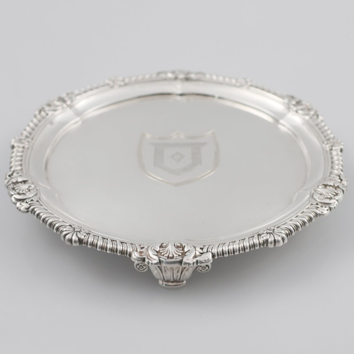 Salver en argent sterling, période George IV, Paul Storr, Londres, 1825-photo-2