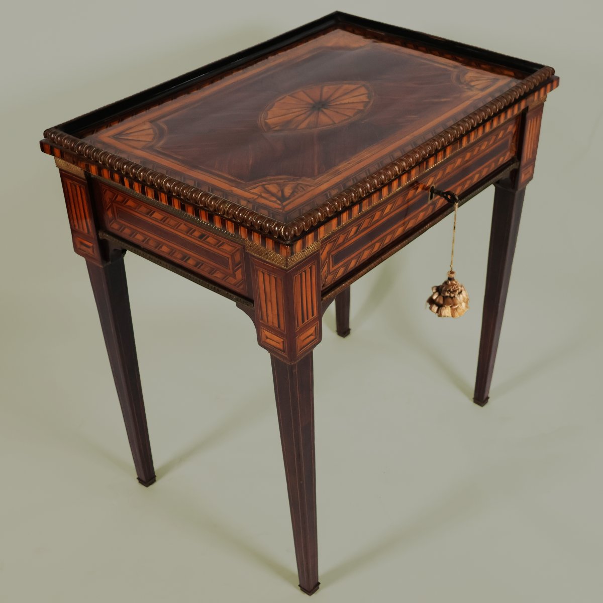 Table marquetée en diverses essences de bois, Sicile, XVIIIᵉ siècle-photo-2