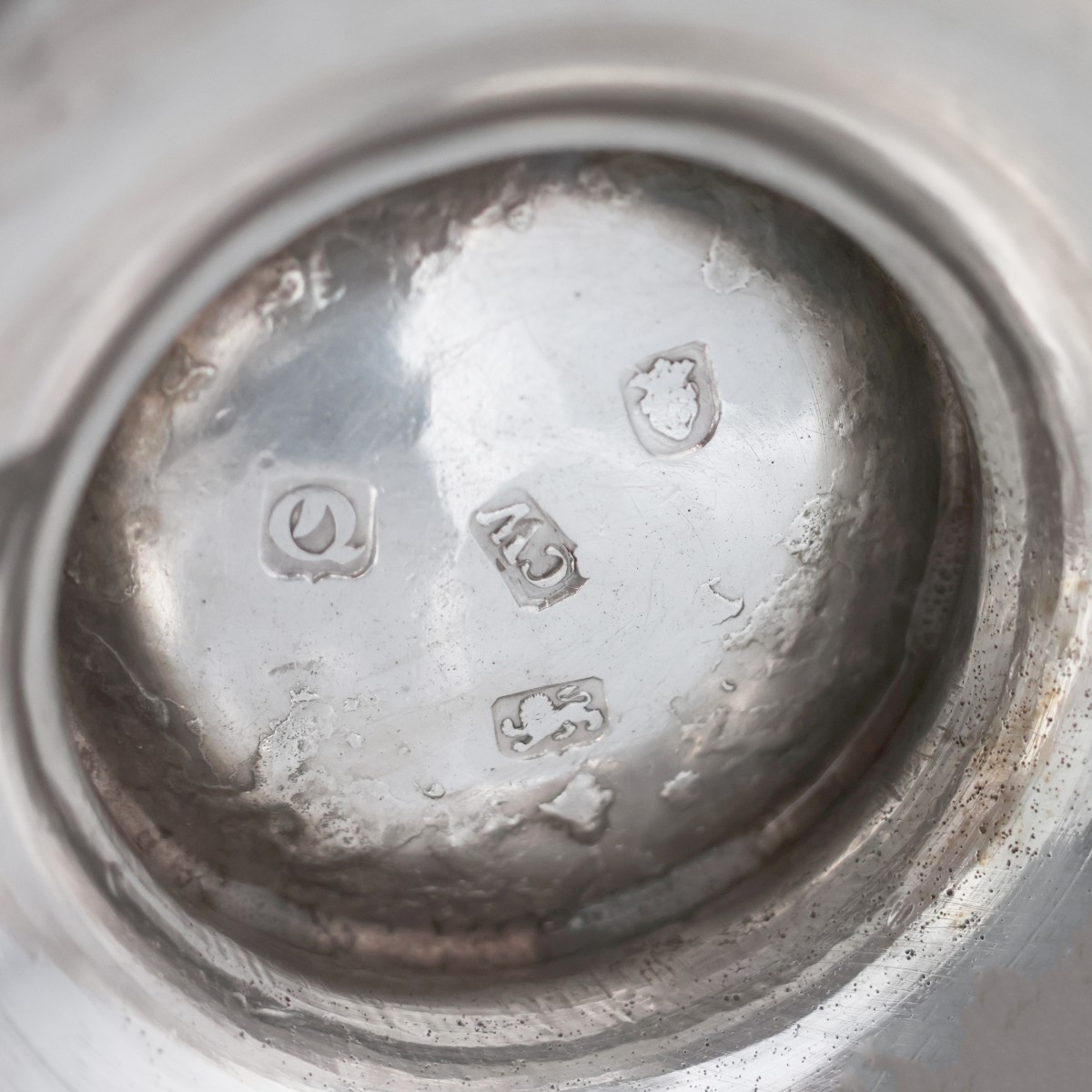 A George III Silver Coffee Pot With Wooden Handle, Charles Wright, London, 1771-photo-1