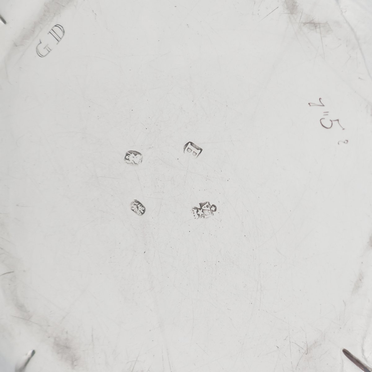 Salver en argent Britannia, époque George I, Paul de Lamerie, Londres, 1717-photo-3