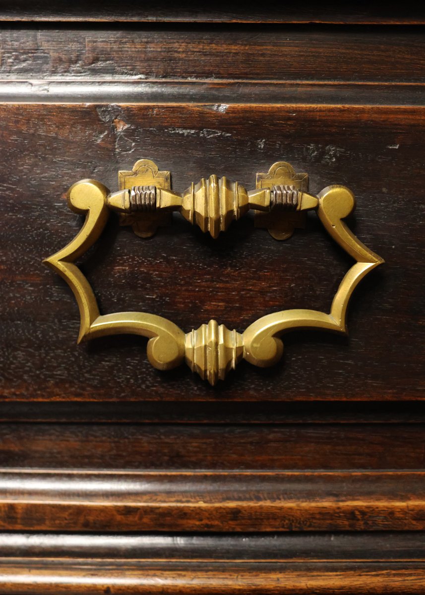 A North Italian Walnut Wood Chest Of Drawers Duchy Of Mantua, 17th Century-photo-4