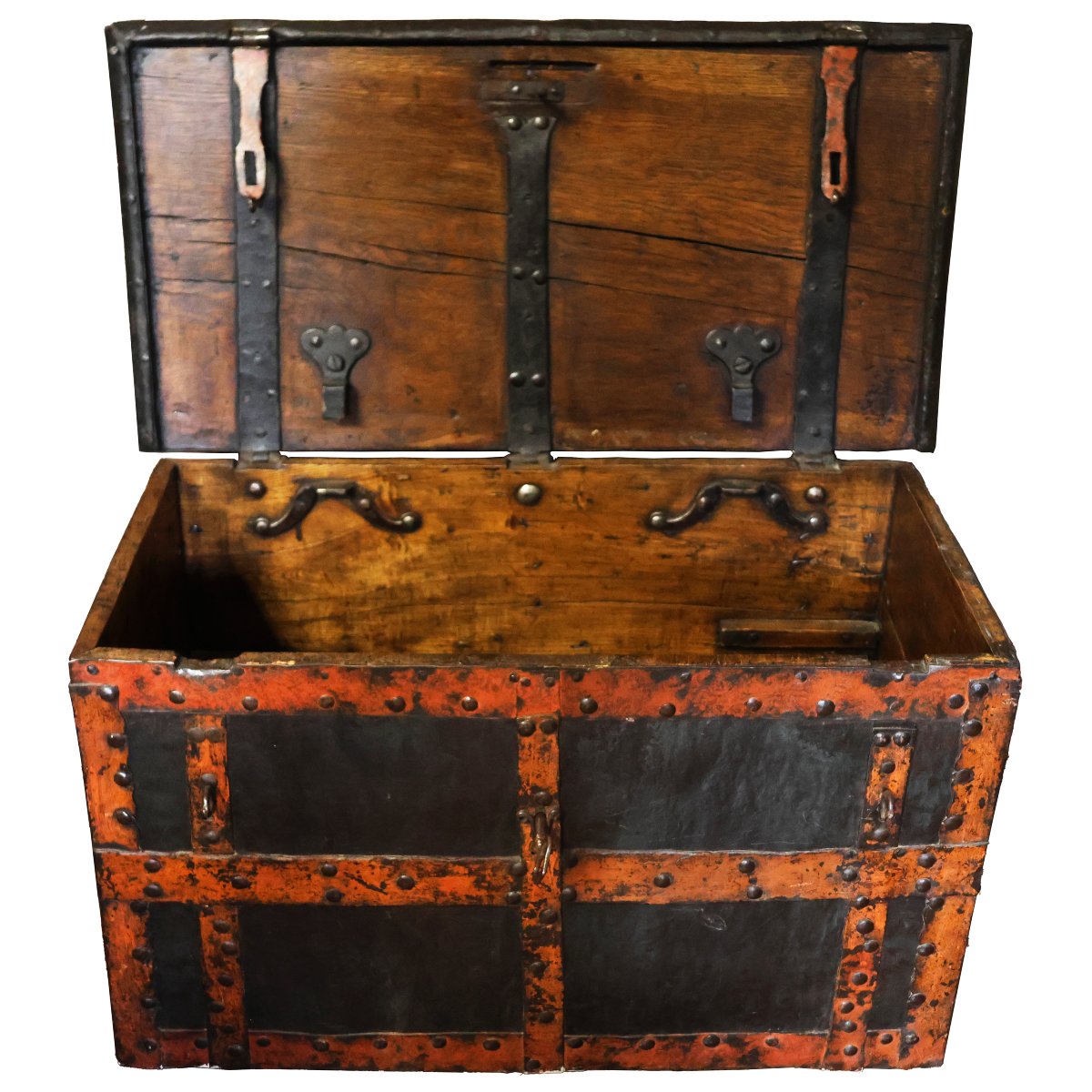 An Italian Walnut Solid-wood Cassone Clad In Sheet-metal Plates, 16th Century-photo-3