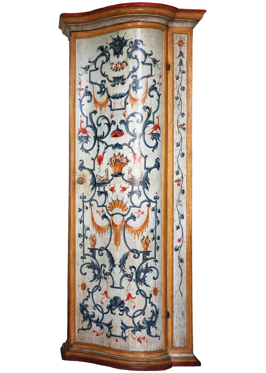 Paire d’armoires en bois sculpté et laqué, Venise, milieu du XVIIIᵉ siècle-photo-2