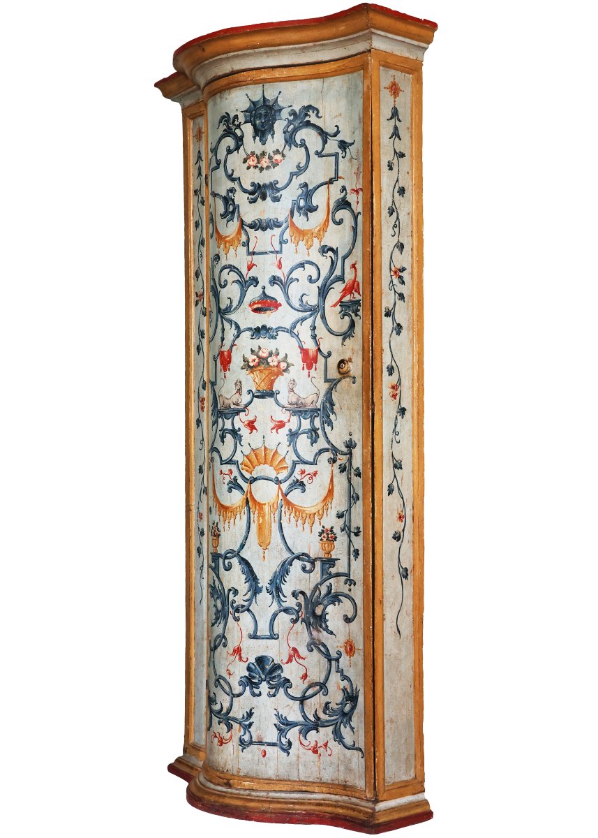 Paire d’armoires en bois sculpté et laqué, Venise, milieu du XVIIIᵉ siècle-photo-1