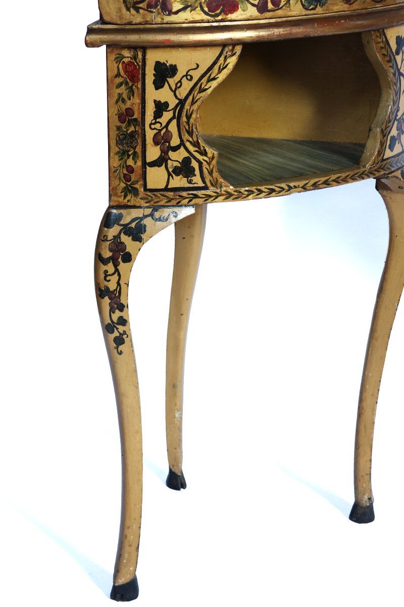 A Pair Of North Italian Lacquered Wood Corner Cabinets, Piedmont, Mid-18th Century-photo-4