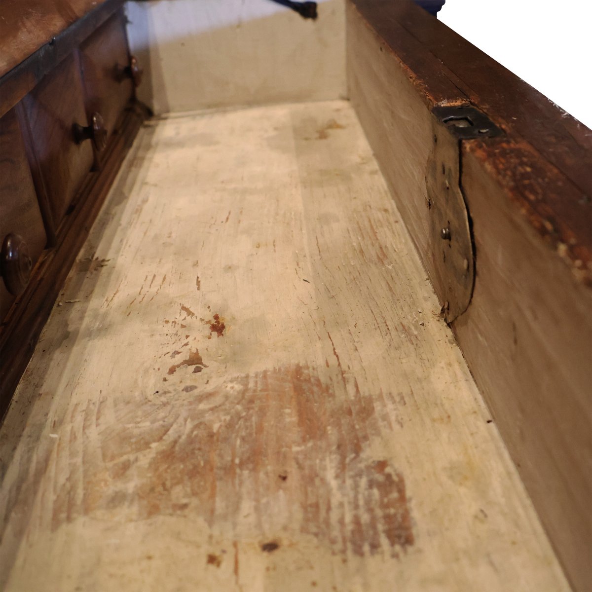 Canterano en noyer à colonnes torsadées, États pontificaux, seconde moitié du XVIe siècle-photo-2