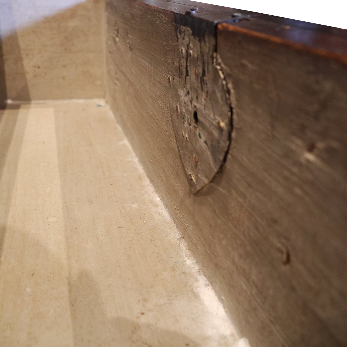 Canterano en noyer à colonnes torsadées, États pontificaux, seconde moitié du XVIe siècle-photo-3